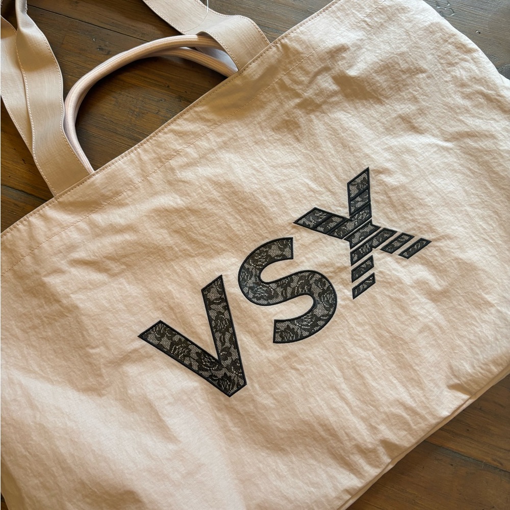 NWT Victoria’s Secret VXS tote/duffle bag